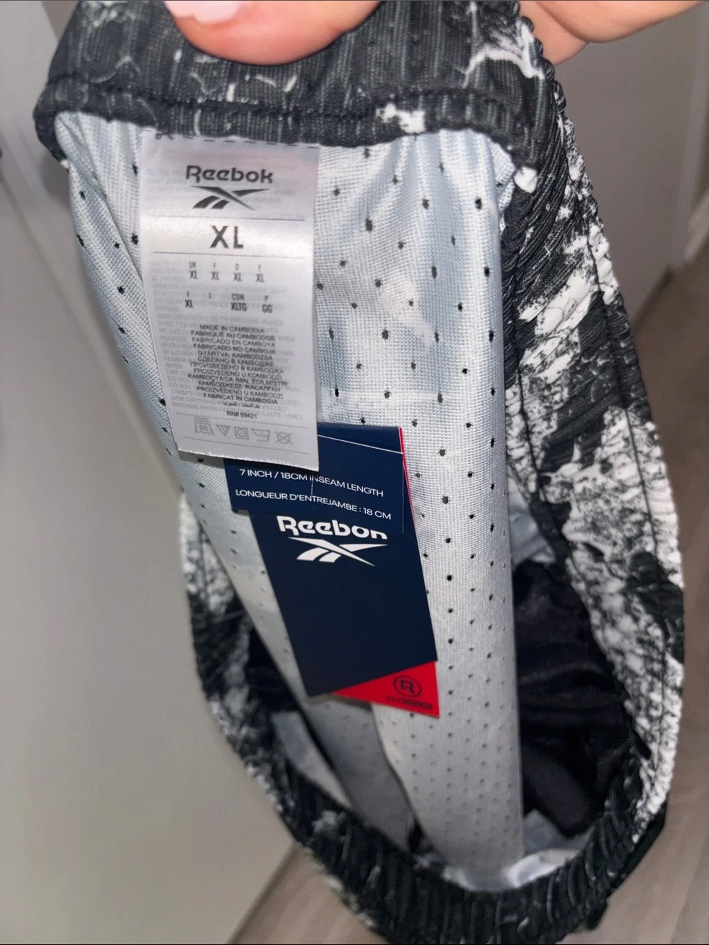 NWT Reebok Men’s 7inch Black & White Hoopwear basketball 🏀 Shorts